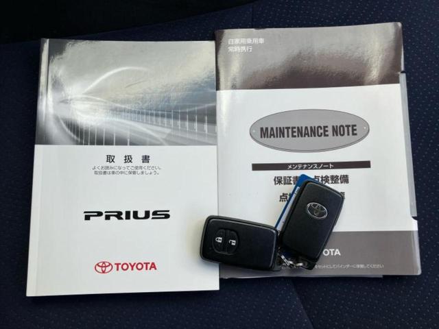 プリウス S 保証書/純正 8インチ SDナビ/ヘッドランプ LED/Bluetooth接続/ETC/EBD付ABS/横滑り防止装置/アイドリングストップ/バックモニター/フルセグTV/エアバッグ 運転席(35枚目)