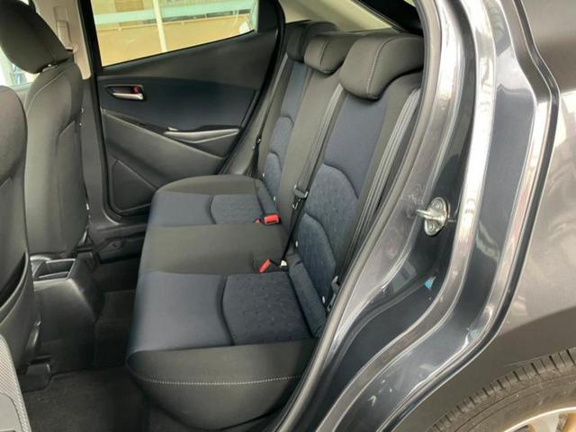 デミオ １３Ｓ　新品タイヤ／保証書／純正　ＳＤナビ／衝突安全装置／ヘッドランプ　ＬＥＤ／Ｂｌｕｅｔｏｏｔｈ接続／ＥＴＣ／ＥＢＤ付ＡＢＳ／横滑り防止装置／アイドリングストップ／エアバッグ　運転席／エアバッグ　助手席（7枚目）