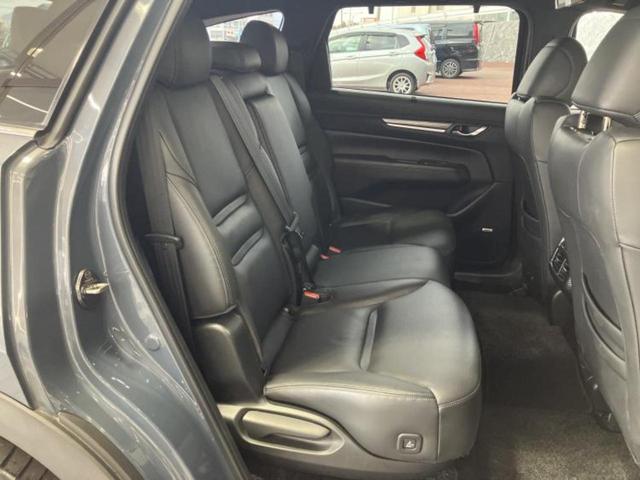 CX-8 XD Lパッケージ 新品タイヤ/BOSE/保証書/純正 SDナビ/フリップダウンモニター/アイアクティブセンス(マツダ)/エアーシート 前席/360°ビューモニター/車線逸脱防止支援システム/シート フルレザー 革シート(5枚目)