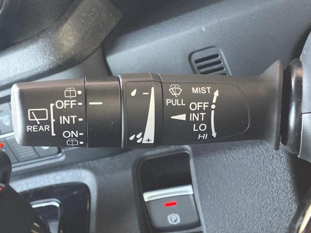 Ｎ－ＢＯＸカスタム ヒョウジュン　新品タイヤ／保証書／ホンダセンシング／電動スライドドア／シートヒーター　前席／車線逸脱防止支援システム／ヘッドランプ　ＬＥＤ／ＵＳＢジャック／ＥＢＤ付ＡＢＳ／横滑り防止装置／禁煙車　ＬＥＤヘッドランプ（13枚目）