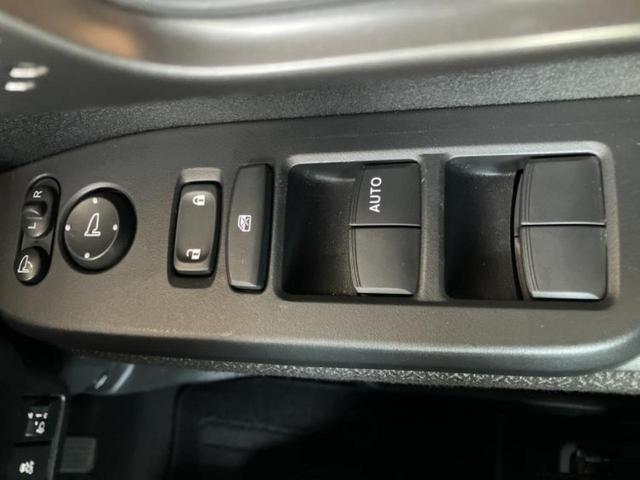 Ｎ－ＢＯＸカスタム ヒョウジュン　新品タイヤ／保証書／ホンダセンシング／電動スライドドア／シートヒーター　前席／車線逸脱防止支援システム／ヘッドランプ　ＬＥＤ／ＵＳＢジャック／ＥＢＤ付ＡＢＳ／横滑り防止装置／禁煙車　ＬＥＤヘッドランプ（15枚目）