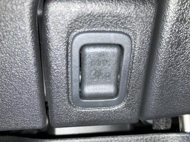 Ｎ－ＢＯＸカスタム ヒョウジュン　新品タイヤ／保証書／ホンダセンシング／電動スライドドア／シートヒーター　前席／車線逸脱防止支援システム／ヘッドランプ　ＬＥＤ／ＵＳＢジャック／ＥＢＤ付ＡＢＳ／横滑り防止装置／禁煙車　ＬＥＤヘッドランプ（31枚目）