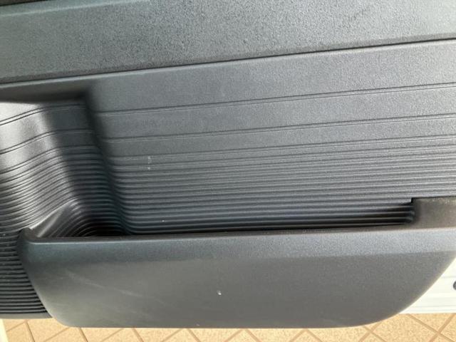 Ｎ－ＢＯＸカスタム ヒョウジュン　新品タイヤ／保証書／ホンダセンシング／電動スライドドア／シートヒーター　前席／車線逸脱防止支援システム／ヘッドランプ　ＬＥＤ／ＵＳＢジャック／ＥＢＤ付ＡＢＳ／横滑り防止装置／禁煙車　ＬＥＤヘッドランプ（42枚目）