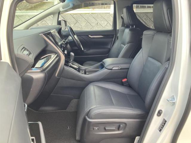 アルファード S Cパッケージ 新品タイヤ/サンルーフ/純正エアロ/保証書/ディスプレイオーディオ+ナビ/デジタルインナーミラー/トヨタセーフティセンス/両側電動スライドドア/車線逸脱防止支援システム/シート 合皮 フルエアロ(7枚目)