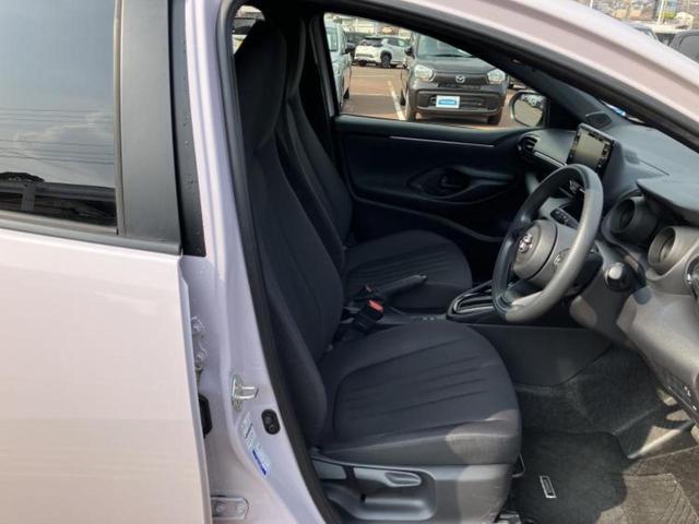 ヤリス Ｇ　新品タイヤ／保証書／ディスプレイオーディオ８インチ／衝突安全装置／車線逸脱防止支援システム／ドライブレコーダー　前後／ヘッドランプ　ＬＥＤ／Ｂｌｕｅｔｏｏｔｈ接続／ＥＢＤ付ＡＢＳ　衝突被害軽減システム（4枚目）