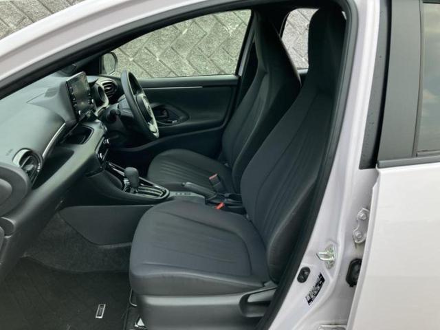 ヤリス Ｇ　新品タイヤ／保証書／ディスプレイオーディオ８インチ／衝突安全装置／車線逸脱防止支援システム／ドライブレコーダー　前後／ヘッドランプ　ＬＥＤ／Ｂｌｕｅｔｏｏｔｈ接続／ＥＢＤ付ＡＢＳ　衝突被害軽減システム（6枚目）