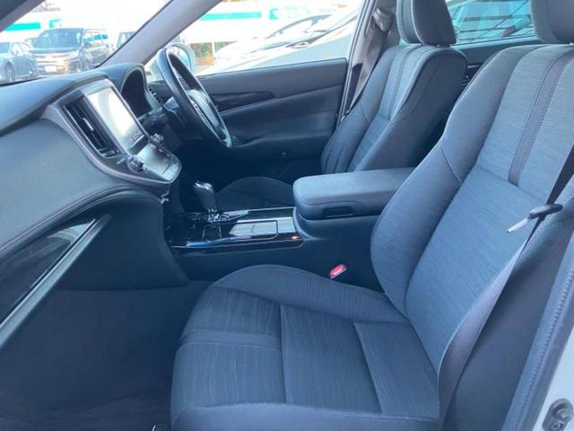 クラウン アスリートＳ－Ｔ　新品タイヤ／保証書／純正　ＳＤナビ／ヘッドランプ　ＬＥＤ／Ｂｌｕｅｔｏｏｔｈ接続／ＥＴＣ／ＥＢＤ付ＡＢＳ／横滑り防止装置／アイドリングストップ／クルーズコントロール／バックモニター／フルセグＴＶ（6枚目）