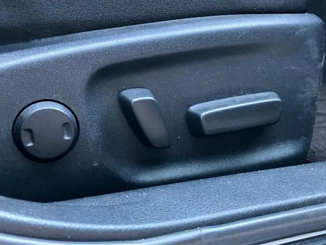 クラウン アスリートＳ－Ｔ　新品タイヤ／保証書／純正　ＳＤナビ／ヘッドランプ　ＬＥＤ／Ｂｌｕｅｔｏｏｔｈ接続／ＥＴＣ／ＥＢＤ付ＡＢＳ／横滑り防止装置／アイドリングストップ／クルーズコントロール／バックモニター／フルセグＴＶ（18枚目）