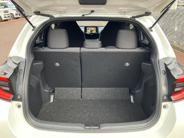 ヤリス G 新品タイヤ/保証書/ディスプレイオーディオ+ナビ8インチ/衝突安全装置/車線逸脱防止支援システム/ドライブレコーダー 社外/ヘッドランプ LED/USBジャック/Bluetooth接続 バックカメラ(8枚目)