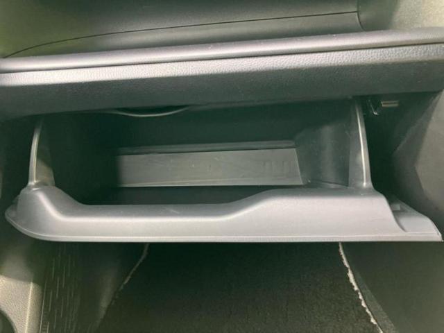 ヴォクシー ＺＳキラメキ３　新品タイヤ／純正　１０インチ　ＳＤナビ／フリップダウンモニター　純正　１２．１インチ／トヨタセーフティセンス／両側電動スライドドア／車線逸脱防止支援システム／シート　ハーフレザー　衝突被害軽減システム（26枚目）