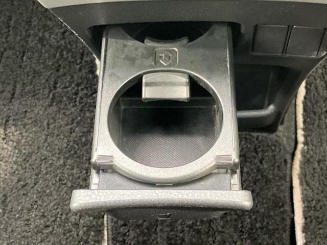 ヴォクシー ＺＳキラメキ３　新品タイヤ／純正　１０インチ　ＳＤナビ／フリップダウンモニター　純正　１２．１インチ／トヨタセーフティセンス／両側電動スライドドア／車線逸脱防止支援システム／シート　ハーフレザー　衝突被害軽減システム（41枚目）