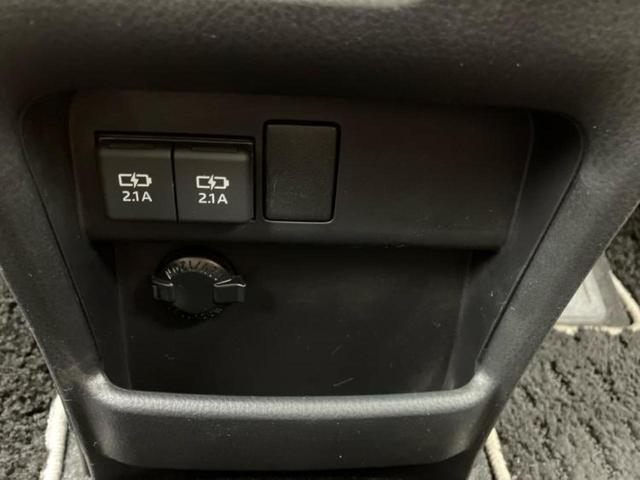 ヴォクシー ＺＳキラメキ３　新品タイヤ／純正　１０インチ　ＳＤナビ／フリップダウンモニター　純正　１２．１インチ／トヨタセーフティセンス／両側電動スライドドア／車線逸脱防止支援システム／シート　ハーフレザー　衝突被害軽減システム（42枚目）