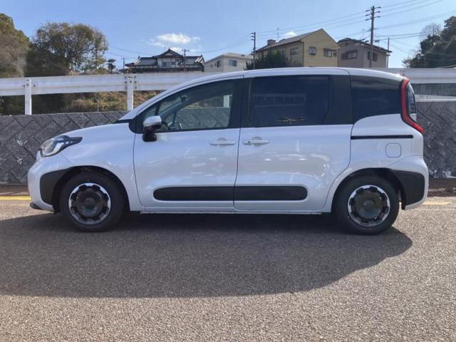 シエンタ ハイブリッドＺ　保証書／ディスプレイオーディオ＋ナビ１０．５インチ／トヨタセーフティセンス／両側電動スライドドア／パノラミックビューモニター／車線逸脱防止支援システム／登録済未使用車／ドライブレコーダー　前後（2枚目）