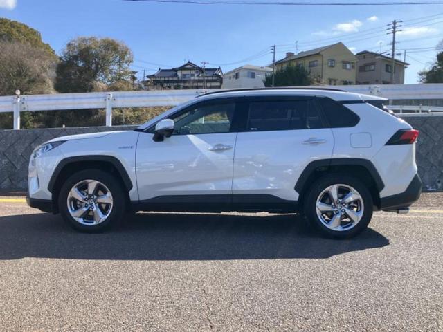 ＲＡＶ４ ４ＷＤハイブリッドＧ　新品タイヤ／保証書／純正　９インチ　ＳＤナビ／デジタルインナーミラー／衝突安全装置／シートヒーター　前席／車線逸脱防止支援システム／シート　合皮／電動バックドア／ドライブレコーダー　純正　電動シート（2枚目）