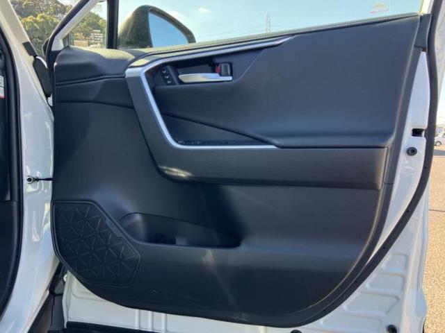 ＲＡＶ４ ４ＷＤハイブリッドＧ　新品タイヤ／保証書／純正　９インチ　ＳＤナビ／デジタルインナーミラー／衝突安全装置／シートヒーター　前席／車線逸脱防止支援システム／シート　合皮／電動バックドア／ドライブレコーダー　純正　電動シート（20枚目）