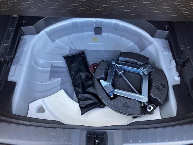 ＲＡＶ４ ４ＷＤハイブリッドＧ　新品タイヤ／保証書／純正　９インチ　ＳＤナビ／デジタルインナーミラー／衝突安全装置／シートヒーター　前席／車線逸脱防止支援システム／シート　合皮／電動バックドア／ドライブレコーダー　純正　電動シート（25枚目）