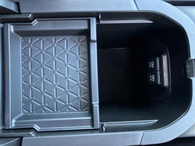 ＲＡＶ４ ４ＷＤハイブリッドＧ　新品タイヤ／保証書／純正　９インチ　ＳＤナビ／デジタルインナーミラー／衝突安全装置／シートヒーター　前席／車線逸脱防止支援システム／シート　合皮／電動バックドア／ドライブレコーダー　純正　電動シート（34枚目）