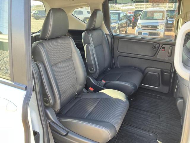 フリード Ｇホンダセンシング　新品タイヤ／保証書／純正　９インチ　ＳＤナビ／衝突安全装置／両側電動スライドドア／シートヒーター　前席／車線逸脱防止支援システム／シート　ハーフレザー／ドライブレコーダー　前後　衝突被害軽減システム（5枚目）