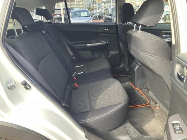 ＸＶ ４ＷＤ２．０ｉ－Ｌアイサイト　保証書／純正　ＳＤナビ／衝突安全装置／車線逸脱防止支援システム／ヘッドランプ　ＨＩＤ／Ｂｌｕｅｔｏｏｔｈ接続／ＥＴＣ／ＥＢＤ付ＡＢＳ／横滑り防止装置／アイドリングストップ／バックモニター　バックカメラ（5枚目）