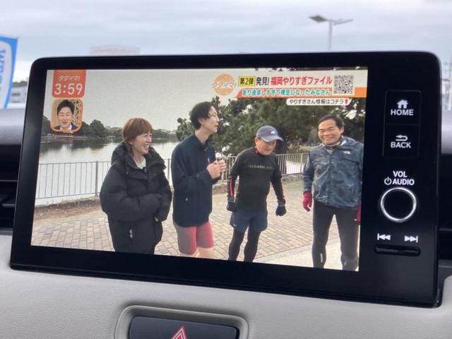 ヴェゼル ｅＨＥＶプレイ　サンルーフ／保証書／純正　ＳＤナビ／ホンダセンシング／シートヒーター／マルチビューカメラシステム／車線逸脱防止支援システム／シート　ハーフレザー／電動バックドア／ヘッドランプ　ＬＥＤ　バックカメラ（12枚目）