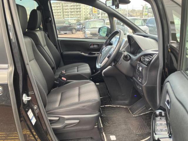 ヴォクシー ４ＷＤ　ＺＳキラメキ２　保証書／純正　１０インチ　ＳＤナビ／フリップダウンモニター　純正　１２．１インチ／衝突安全装置／両側電動スライドドア／車線逸脱防止支援システム／ヘッドランプ　ＨＩＤ／ＥＴＣ２．０　衝突被害軽減システム（4枚目）