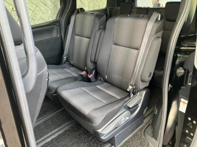 ヴォクシー ４ＷＤ　ＺＳキラメキ２　保証書／純正　１０インチ　ＳＤナビ／フリップダウンモニター　純正　１２．１インチ／衝突安全装置／両側電動スライドドア／車線逸脱防止支援システム／ヘッドランプ　ＨＩＤ／ＥＴＣ２．０　衝突被害軽減システム（8枚目）