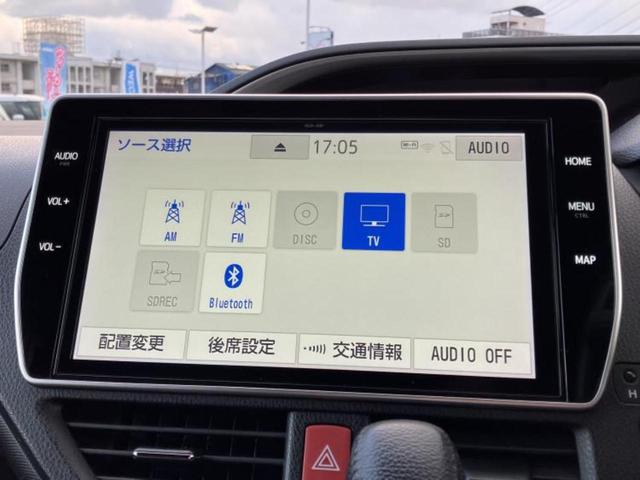 ヴォクシー ４ＷＤ　ＺＳキラメキ２　保証書／純正　１０インチ　ＳＤナビ／フリップダウンモニター　純正　１２．１インチ／衝突安全装置／両側電動スライドドア／車線逸脱防止支援システム／ヘッドランプ　ＨＩＤ／ＥＴＣ２．０　衝突被害軽減システム（11枚目）