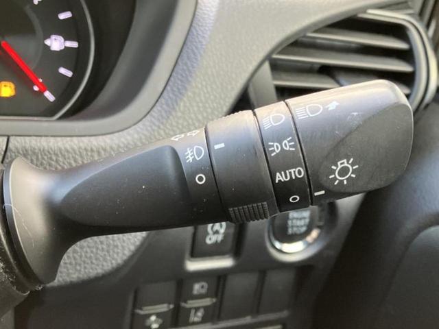 ヴォクシー ４ＷＤ　ＺＳキラメキ２　保証書／純正　１０インチ　ＳＤナビ／フリップダウンモニター　純正　１２．１インチ／衝突安全装置／両側電動スライドドア／車線逸脱防止支援システム／ヘッドランプ　ＨＩＤ／ＥＴＣ２．０　衝突被害軽減システム（17枚目）