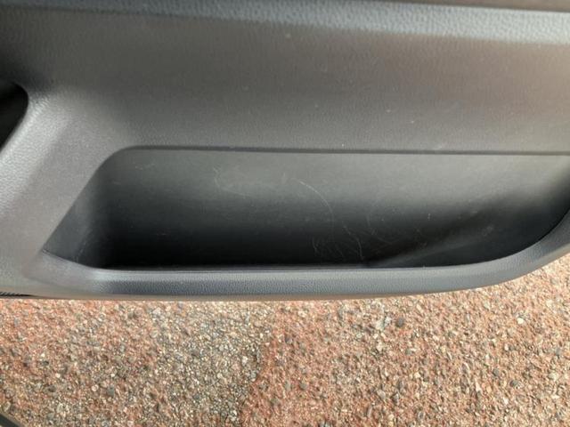 ヴォクシー Ｓ－Ｇ　新品タイヤ／保証書／純正　１０インチ　メモリーナビ／フリップダウンモニター　純正　１４インチ／トヨタセーフティセンス／両側電動スライドドア／車線逸脱防止支援システム／オートステップ　バックカメラ（39枚目）