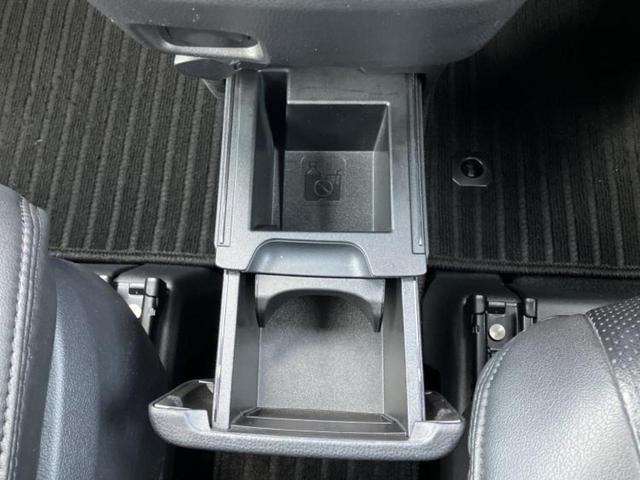 ヴォクシー Ｓ－Ｇ　新品タイヤ／保証書／純正　１０インチ　メモリーナビ／フリップダウンモニター　純正　１４インチ／トヨタセーフティセンス／両側電動スライドドア／車線逸脱防止支援システム／オートステップ　バックカメラ（41枚目）