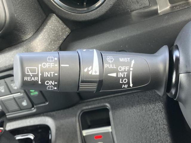 N-BOXカスタム ブラックスタイル 保証書/純正 8インチ ナビ/ホンダセンシング/両側電動スライドドア/シートヒーター 前席/車線逸脱防止支援システム/登録済未使用車/ヘッドランプ LED/Bluetooth接続/EBD付ABS(17枚目)