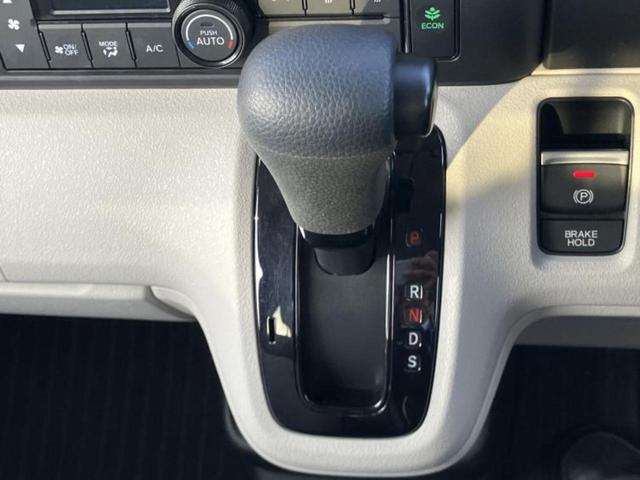 Ｎ－ＢＯＸ ヒョウジュン　新品タイヤ／ホンダセンシング／電動スライドドア／横滑り防止装置／禁煙車／エアバッグ　運転席／エアバッグ　助手席／エンジンスタートボタン／オートエアコン／取扱説明書／アクセサリーソケット（13枚目）