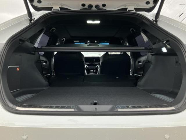 ハリアーハイブリッド Ｚレザーパッケージ　調光パノラマルーフ／ＪＢＬ／保証書／純正　１２．３インチ　メモリーナビ／デジタルインナーミラー／衝突安全装置／シートヒーター／パノラミックビューモニター／車線逸脱防止支援システム／シート　フルレザー（19枚目）