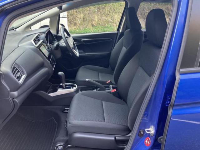 フィット １３Ｇ・Ｆ　保証書／社外　ＳＤナビ／ヘッドランプ　ＬＥＤ／ＥＴＣ／ＥＢＤ付ＡＢＳ／横滑り防止装置／アイドリングストップ／フルセグＴＶ／エアバッグ　運転席／エアバッグ　助手席／アルミホイール　社外　１６インチ（6枚目）