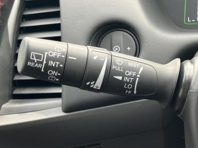 フィット ｅＨＥＶカーサ　保証書／純正　ＨＤＤナビ／衝突安全装置／シートヒーター／車線逸脱防止支援システム／ヘッドランプ　ＬＥＤ／ＵＳＢジャック／Ｂｌｕｅｔｏｏｔｈ接続／ＥＴＣ２．０／ＥＢＤ付ＡＢＳ／横滑り防止装置（17枚目）