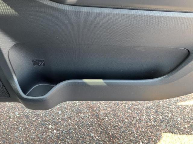 タフト Ｇターボクロムベンチャー　新品タイヤ／ガラスルーフ／保証書／純正　９インチ　ＳＤナビ／衝突安全装置／シートヒーター／パノラマモニター／車線逸脱防止支援システム／ヘッドランプ　ＬＥＤ／ＵＳＢジャック／ＥＴＣ／ＥＢＤ付ＡＢＳ（37枚目）