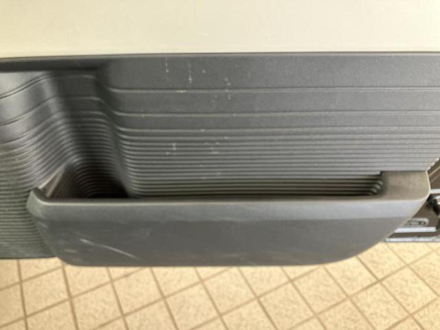 Ｎ－ＢＯＸ ヒョウジュン　保証書／衝突安全装置／電動スライドドア／車線逸脱防止支援システム／ヘッドランプ　ＬＥＤ／ＥＢＤ付ＡＢＳ／横滑り防止装置／アイドリングストップ／ホンダセンシング／禁煙車／エアバッグ　運転席　盗難防止装置（37枚目）