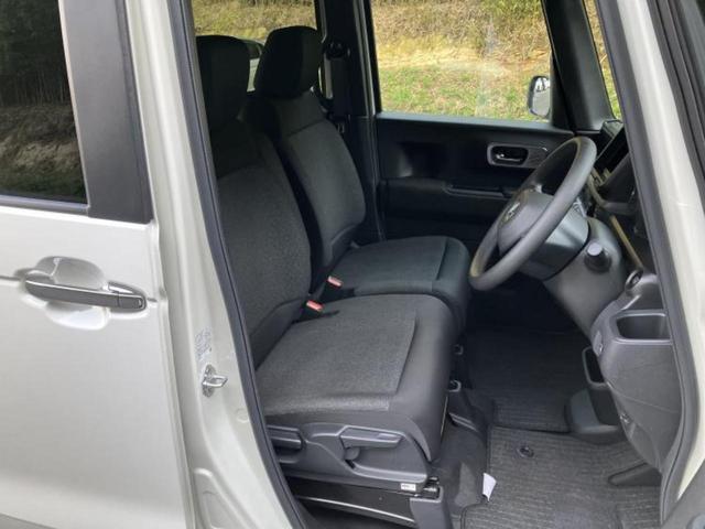 Ｎ－ＢＯＸカスタム ヒョウジュン　保証書／ホンダセンシング／電動スライドドア／シートヒーター　前席／ＥＢＤ付ＡＢＳ／横滑り防止装置／禁煙車／エアバッグ　運転席／エアバッグ　助手席／パワーウインドウ／エンジンスタートボタン（4枚目）