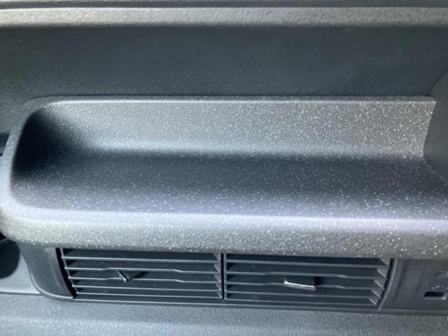 Ｎ－ＢＯＸカスタム ヒョウジュン　保証書／ホンダセンシング／電動スライドドア／シートヒーター　前席／ＥＢＤ付ＡＢＳ／横滑り防止装置／禁煙車／エアバッグ　運転席／エアバッグ　助手席／パワーウインドウ／エンジンスタートボタン（31枚目）