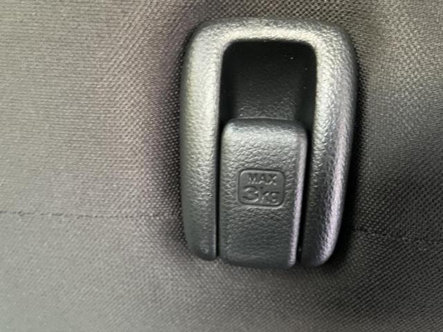 Ｎ－ＢＯＸカスタム ヒョウジュン　保証書／ホンダセンシング／電動スライドドア／シートヒーター　前席／ＥＢＤ付ＡＢＳ／横滑り防止装置／禁煙車／エアバッグ　運転席／エアバッグ　助手席／パワーウインドウ／エンジンスタートボタン（41枚目）