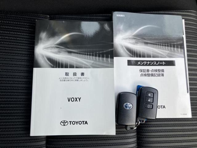 ヴォクシー ハイブリッドＺＳ　保証書／純正　１０インチ　ＳＤナビ／衝突安全装置／電動スライドドア／シートヒーター　前席／車線逸脱防止支援システム／ドライブレコーダー　前後／ヘッドランプ　ＬＥＤ／ＵＳＢジャック　衝突被害軽減システム（36枚目）