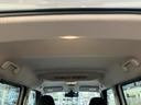 広々とした室内空間を確保する、フラットなルーフデザイン。開放感があり、快適なドライブをサポートします。荷物の積み下ろしも楽々です。