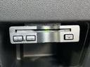 ETC車載器を備えており、ETCカードを利用した料金所の通過に便利です。高速道路や有料道路を利用するお出かけの際にも活用でき、支払いをスムーズに済ませたい方にうれしい装備です。