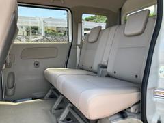 ＷＥＣＡＲＳでは各商談席に大型モニターをご用意しております！見やすい大画面でゆったりと全国の在庫をご覧いただけます！是非ご来店お待ちしております！ 7