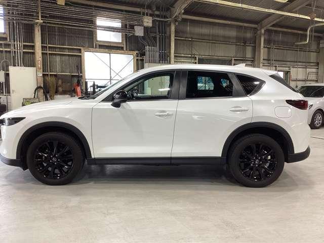 ＣＸ－５ ２．０　２０Ｓ　ブラックトーンエディション　バックカメラ　ドラレコ　ＥＴＣ付き　レーダークルーズ　オートマチックハイビーム　パワーシート　地デジＴＶ　スマートキー　アイドリングストップ　アルミホイール　バックカメラ　横滑り防止装置　ＴＶ（12枚目）