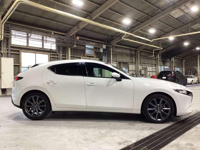 MAZDA3ファストバック 1.5 15S ツーリング 2カメラドラレコアダプティブクルーズコン フルセグテレビ クルーズコントロール コーナーセンサー DVD ETC車載器 横滑り防止システム イモビ エアコン アルミホイール カーテンエアバッグ ABS(8枚目)