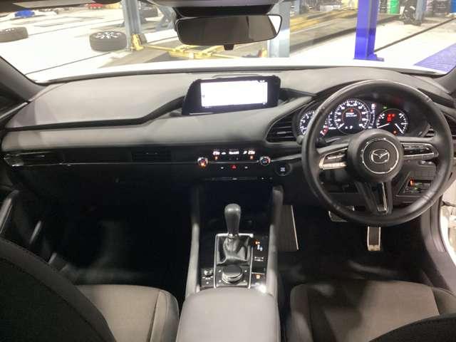 MAZDA3ファストバック 1.5 15S ツーリング 2カメラドラレコアダプティブクルーズコン フルセグテレビ クルーズコントロール コーナーセンサー DVD ETC車載器 横滑り防止システム イモビ エアコン アルミホイール カーテンエアバッグ ABS(14枚目)