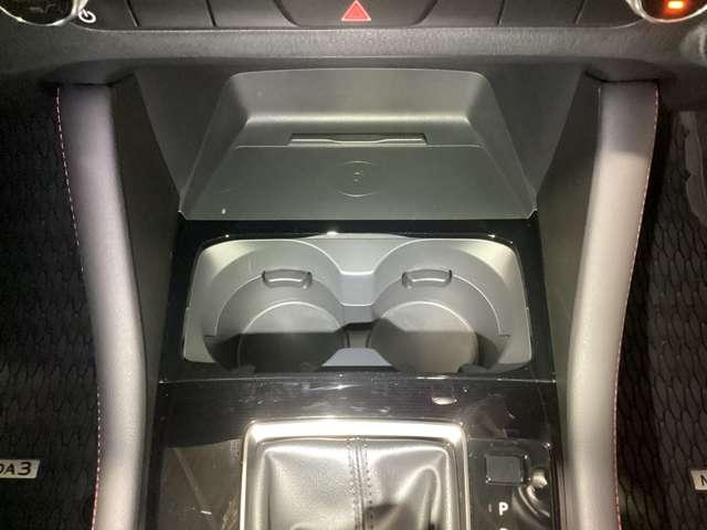 ＭＡＺＤＡ３ファストバック １．８　ＸＤ　ブラックトーンエディション　ディーゼルターボ　２カメラドラレコアダプティブクルーズコン　フルセグＴＶ　レーダークルーズコントロール　スマートキー　エアバック　ＡＷ　オートハイビーム　ＥＴＣ　フルオートエアコン　バックカメラ　キーフリー（10枚目）