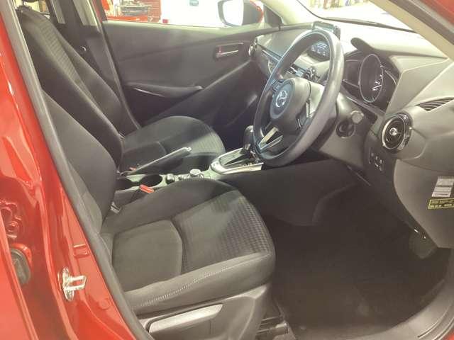 デミオ 1.5 15S レーンキープアシスト衝突被害軽減ブレーキ ブレーキサポート 横滑り防止装置 フルオートエアコン サイドエアバッグ TV キーレス Aストップ フルセグTV エアバッグ 盗難防止装置 パワステ ETC(5枚目)