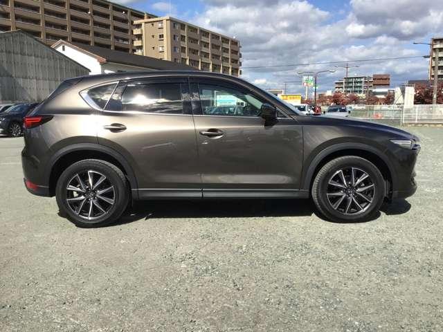 CX-5 2.2 XD Lパッケージ ディーゼルターボ 4WD 2カメラドラレコアダプティブクルーズコン パワーバックゲート オートクルーズ エアコン リアカメラ キーフリー 電動パワーシート アイストップ ターボ TVナビ アドバンスキー アルミホイール ABS(4枚目)